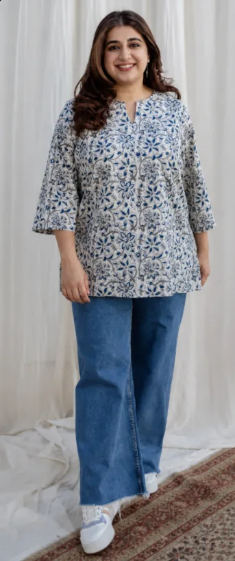 Women’s Blue Floral Print Kurta Top view 2